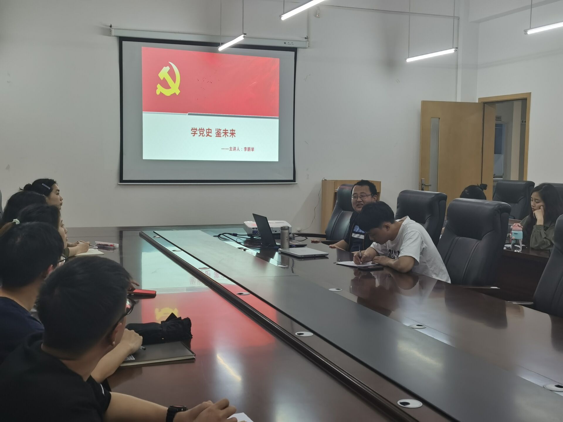 a李鹏举副院长党课培训照片.jpg